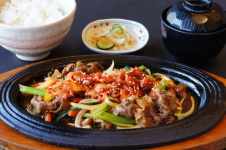 プルコギの鉄板焼き～和牛切り落とし肉使用～