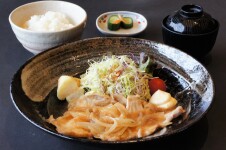 豚ロース肉の生姜焼き